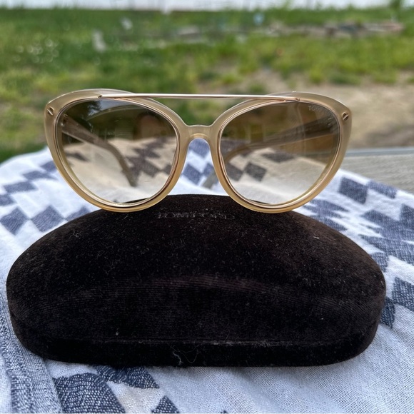 Tom Ford Edita Sunglasses TF384 58mm cat eye gray gradient yellow grey - Picture 4 of 16